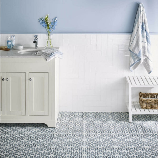 Nieves Blue Tile with Traditional Vanity Unit